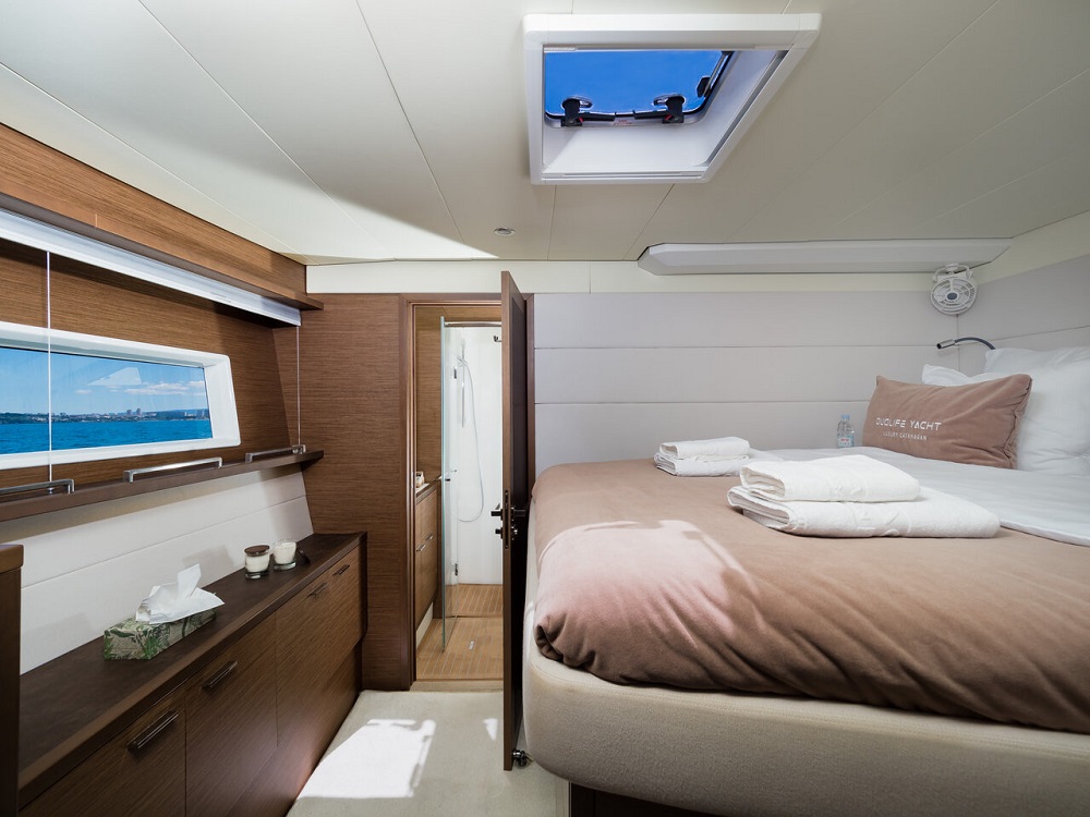 Cabine with bathroom