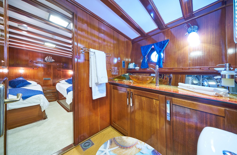 Cabin with bathroom