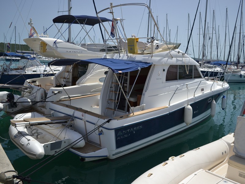 Beneteau Antares 10.80 Fly