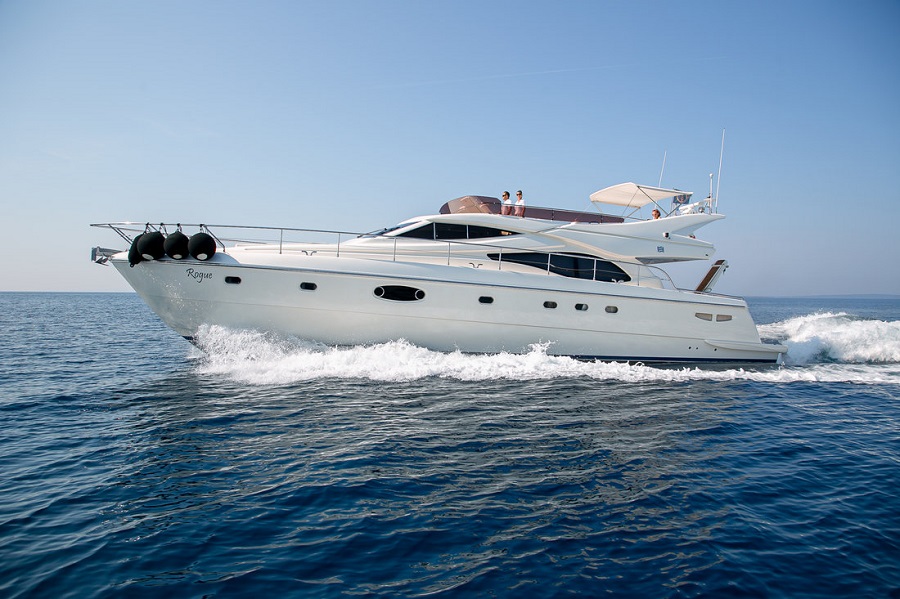 Ferretti 590