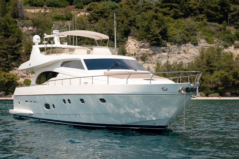 Ferretti 730