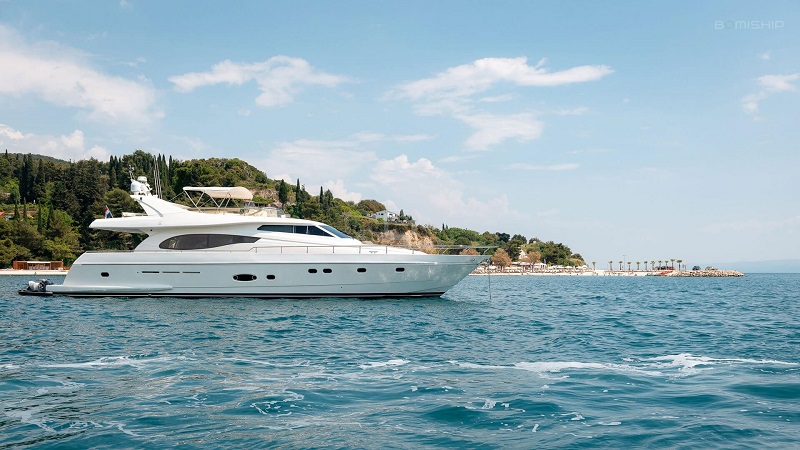 Ferretti 730