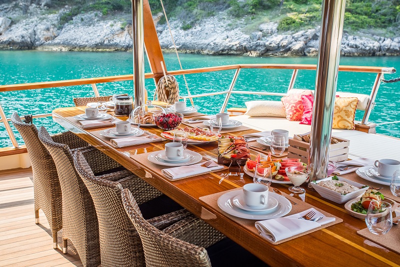 Dining on stern deck