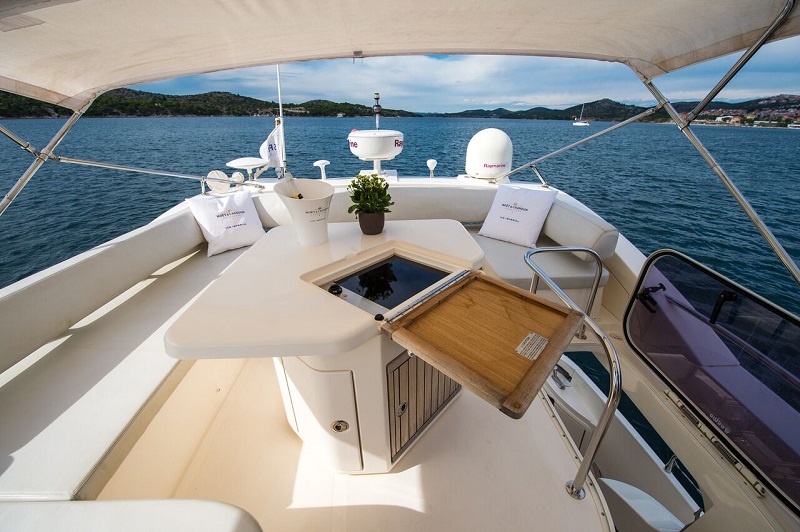 Lounge area on Fly bridge