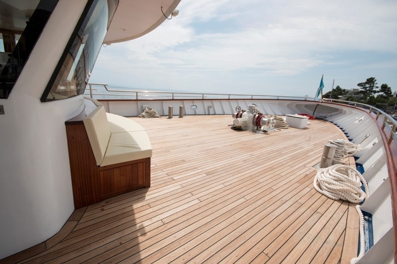 Bow deck