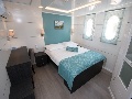 Double cabin