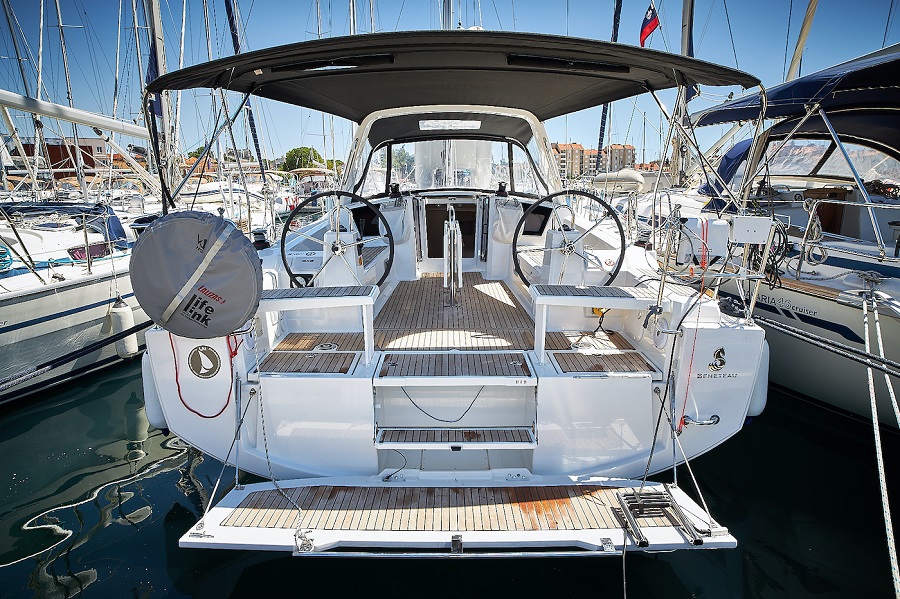 Beneteau Oceanis 38.1