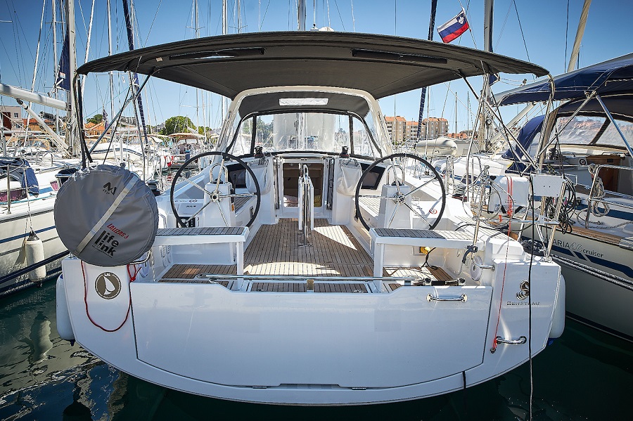 Beneteau Oceanis 38.1