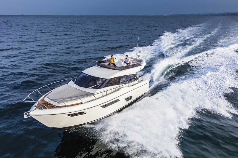 Ferretti 450