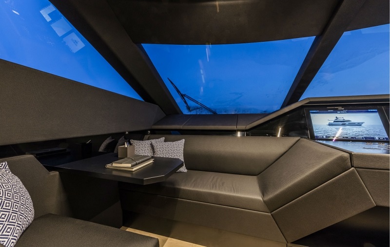 Ferretti 780