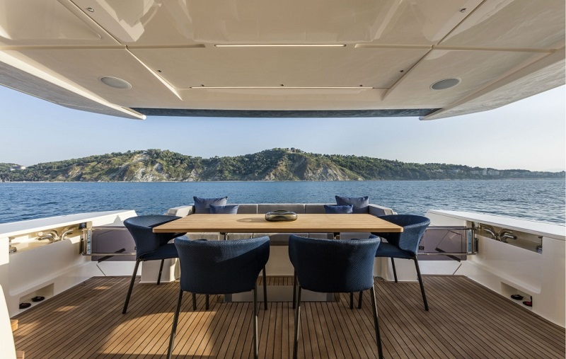 Stern deck