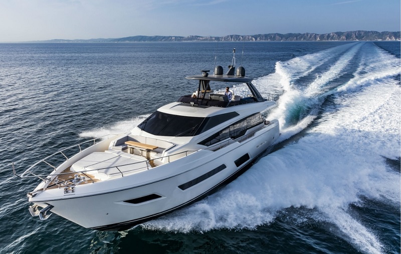 Ferretti 780 HT