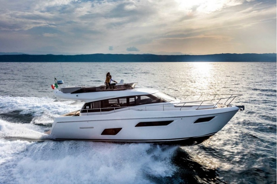 Ferretti 450 - 2 cabins