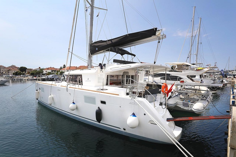 Lagoon 450 F - 4+1 cabins