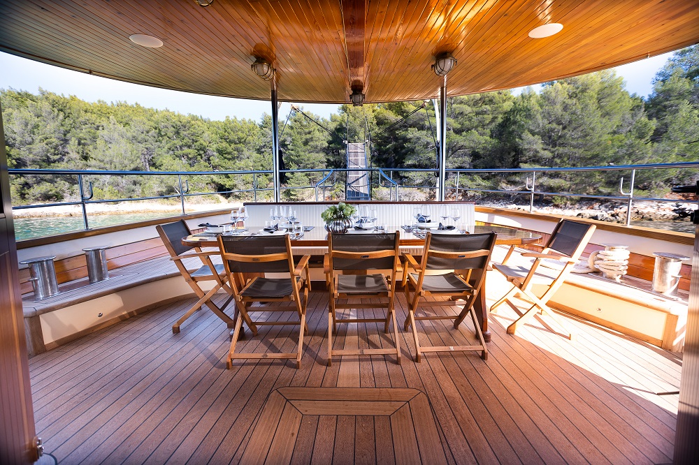 Dining area al fresco