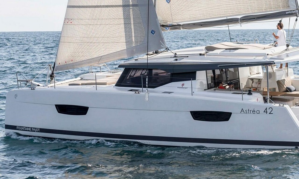 Fountaine Pajot Astrea 42 - 3+2 cabins