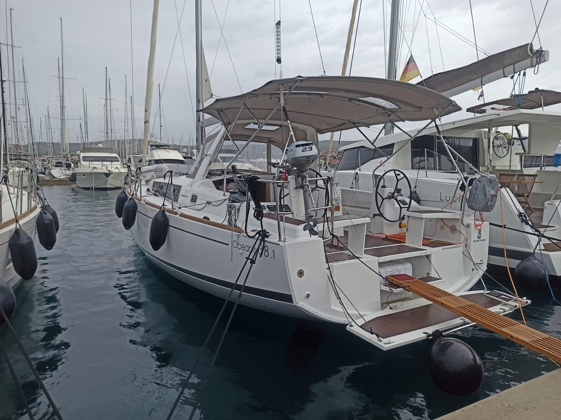 Beneteau Oceanis 38.1