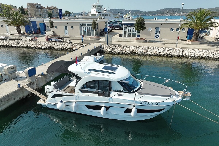 Beneteau Antares 9 OB