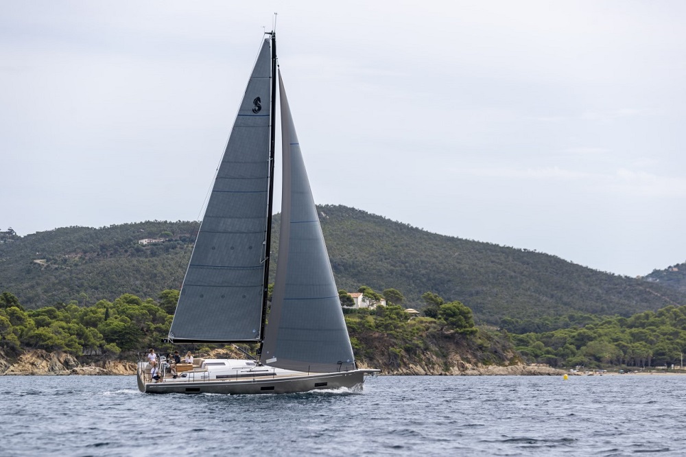 Beneteau First 44