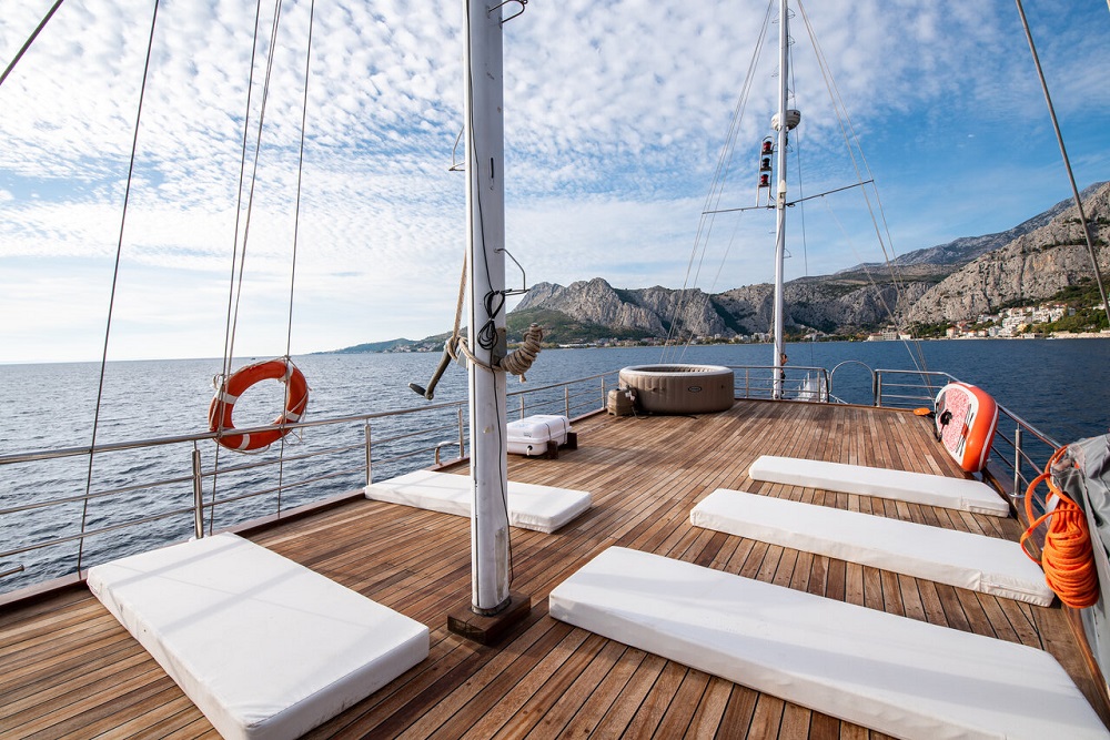 Sun deck