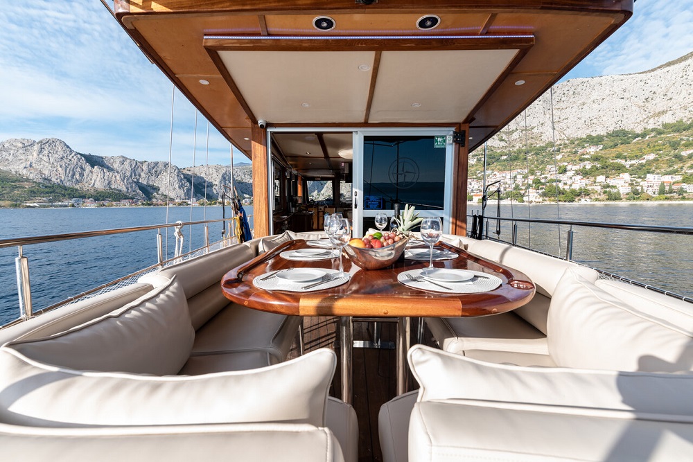 Sala da pranzo sul ponte di poppa