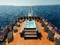 Sun deck with jacuzzi