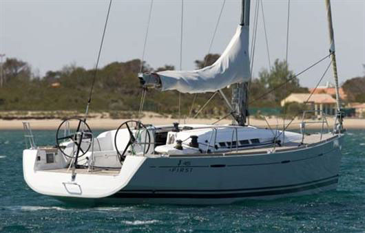 Beneteau First 45