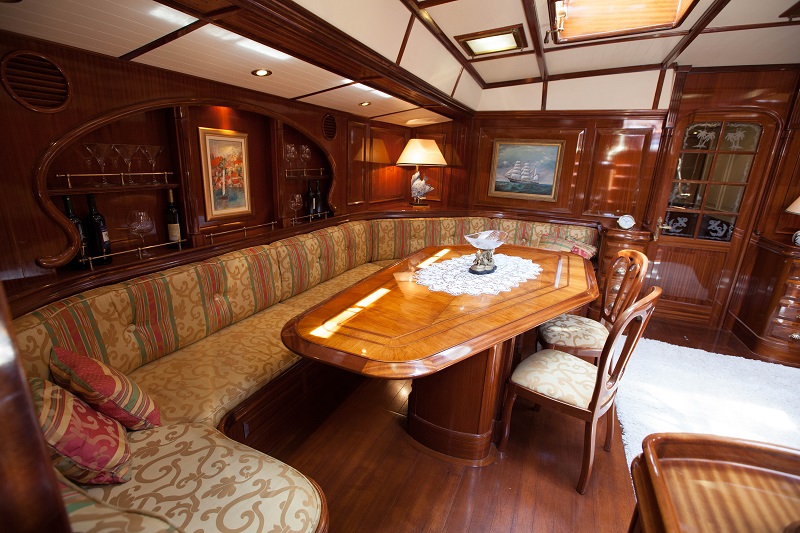 Salon na brodu