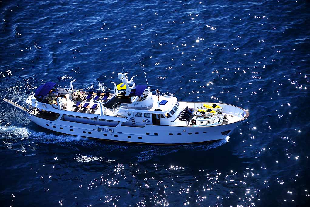 Benetti 34. Built: 1969; Length over all: 34 m; Beam: 6,24 m ... Benetti 34. Built: 1969; Length over all: 34 m; Beam: 6,24 m ...
