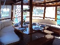 Stern dining