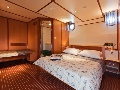 Triple bed cabin