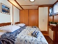 Twin bed cabin