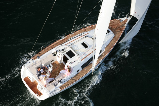 Beneteau Oceanis 37