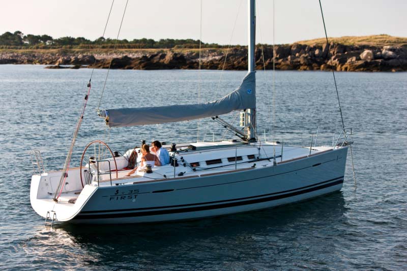 Beneteau First 35