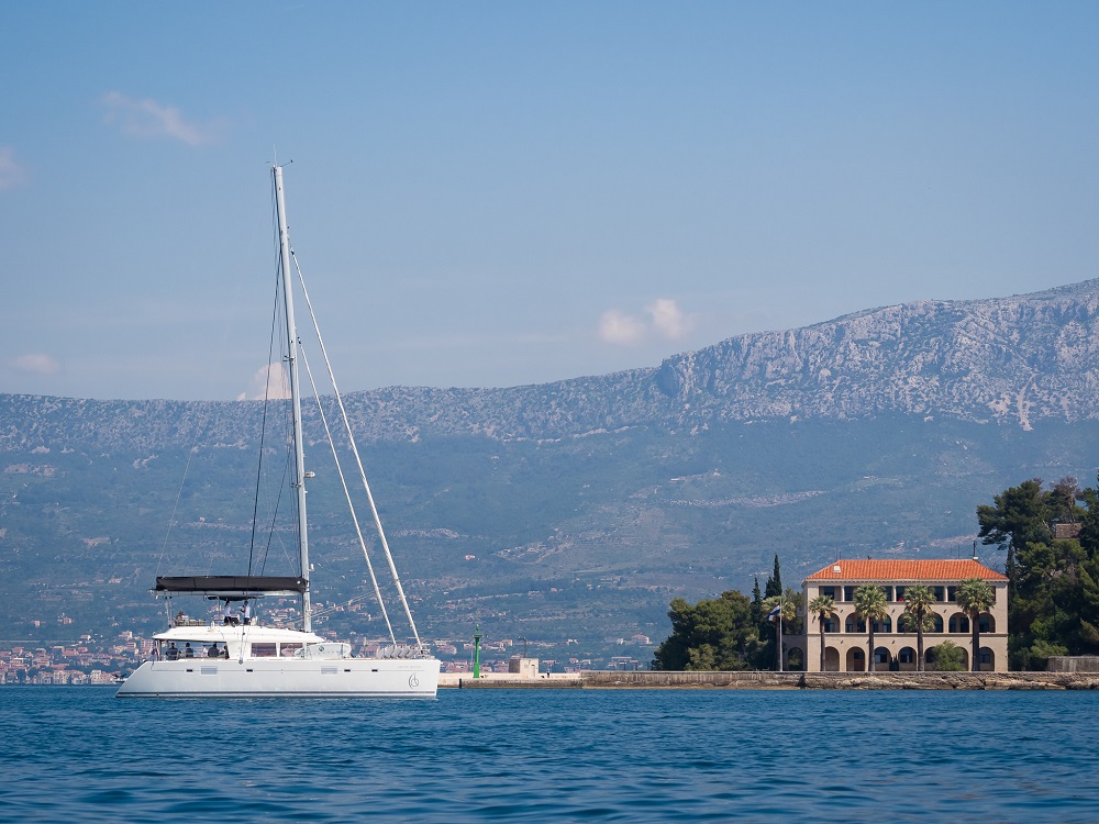 Lagoon 560