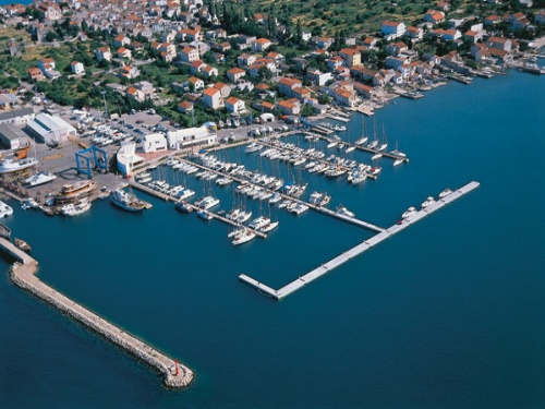 Vogelperspektive auf die Marina Betina