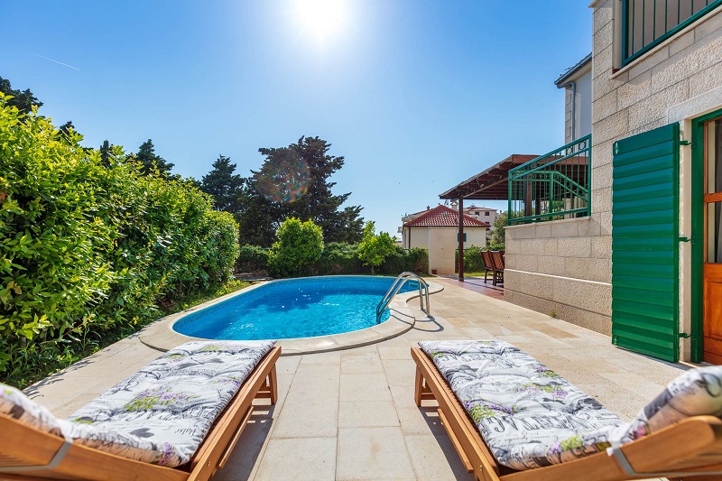 Sun lounges at the pool