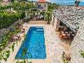 Villa Maruka con piscina