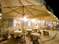 Hotelterrasse bei Nacht