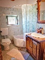 Badezimmer im bronzernen Schlafzimmer