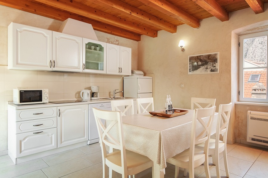 Kitchen and dining room in Apartment 2