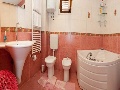 Bathroom with jacuzzi tub