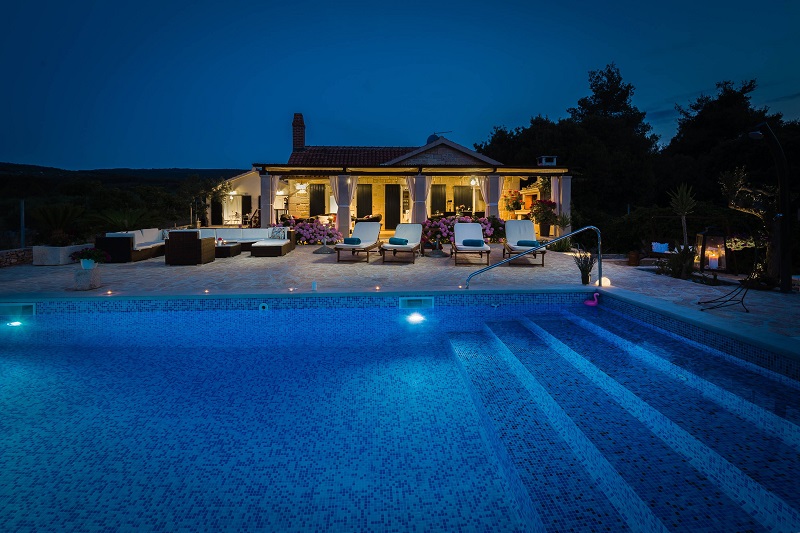 Villa Valentina at night