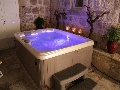 Jacuzzi tub