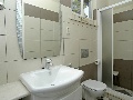 Bathroom with shower in apartment Ruzmarin