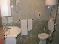 Bagno nella camera 6