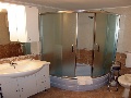 Bath in room 5