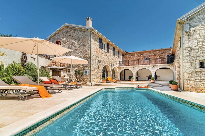 Villa Ramona with swimming pool