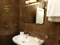 Classic studio apartment - bathroom