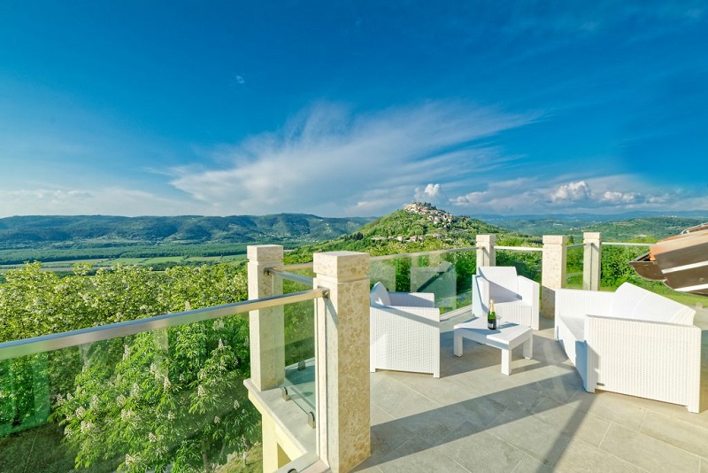 Terrasse mit Blick zu Motovun